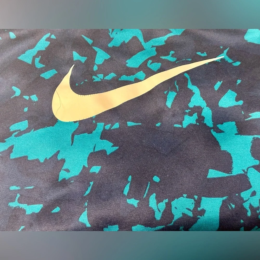 Nike therma fit hoodie sz L, navy and teal design